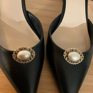 Hand Crafted Shoe Clips Bows White Pearl Gold Filigree Oblong Decor Bridal